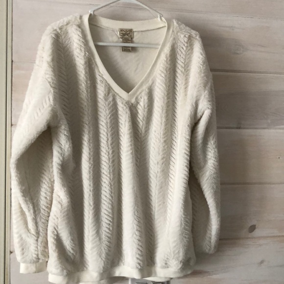 eyelash couture Tops - Fluffy sweat shirt L